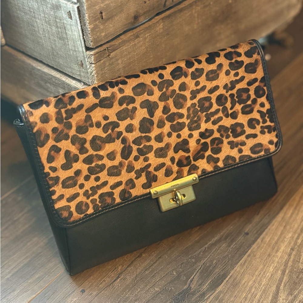 NWOT Fossil black leather & leopard print clutch wristlet